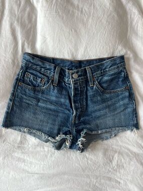 Levi’s 501 Cut Off Shorts
